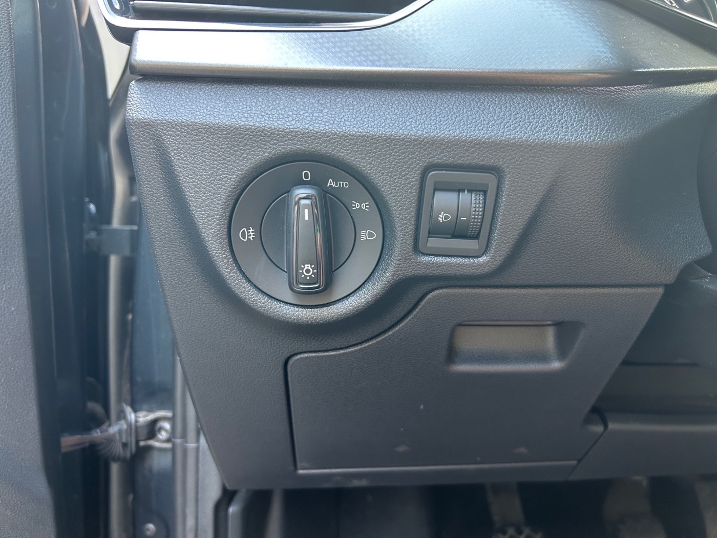 SKODA Kamiq 1.0 TSI Clever DAB KA LED LM PDC SHZ TOUCH Bild 15