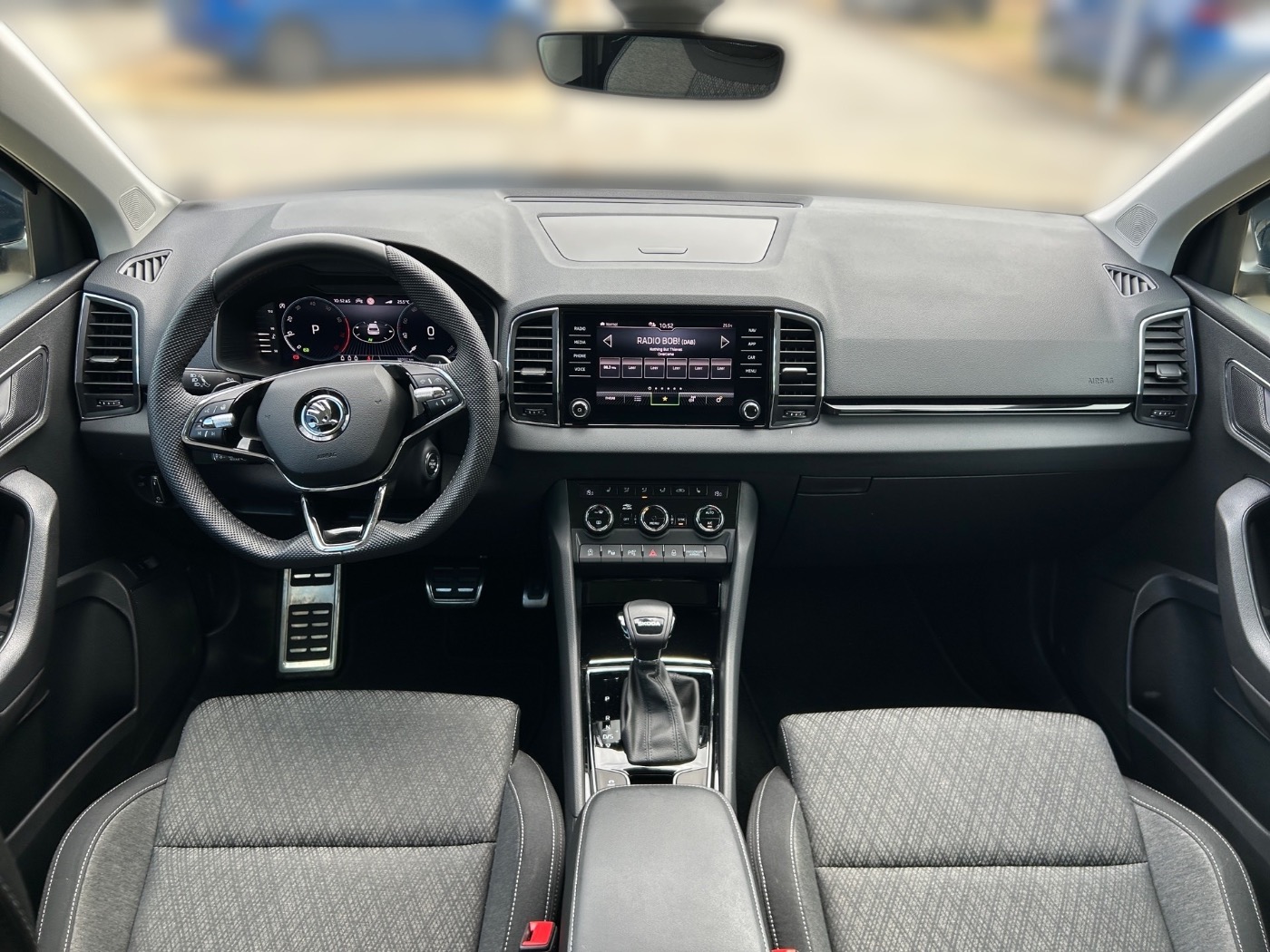 SKODA Karoq 1.5 TSI ACT DSG Style AHK ACC MATRIX Bild 8