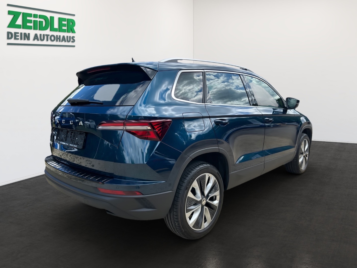 SKODA Karoq 1.5 TSI ACT DSG Style AHK ACC MATRIX Bild 3
