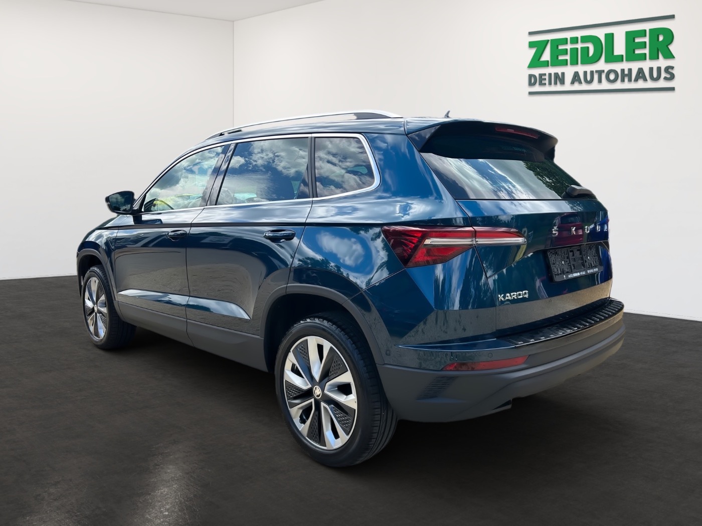 SKODA Karoq 1.5 TSI ACT DSG Style AHK ACC MATRIX Bild 4