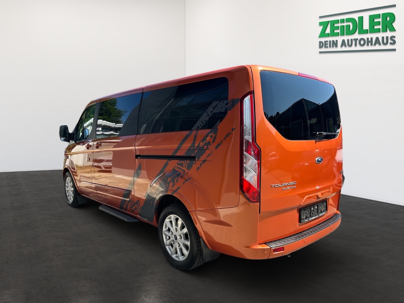 FORD Tourneo Custom 2.0 TDCi L2 Titanium 8-Sitze Bild 4