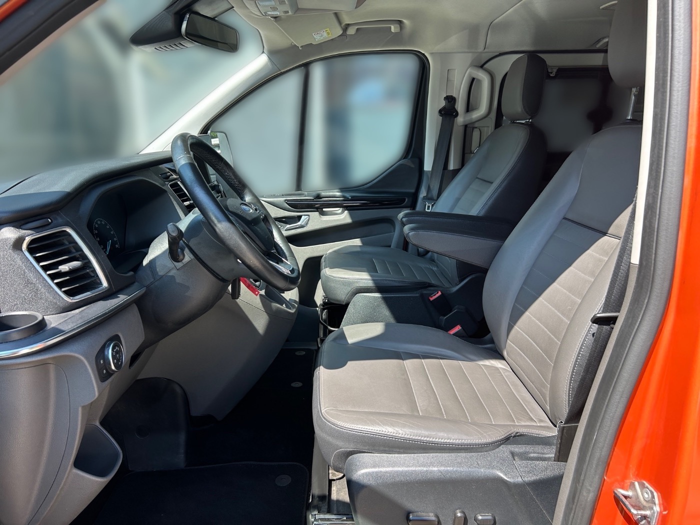FORD Tourneo Custom 2.0 TDCi L2 Titanium 8-Sitze Bild 7