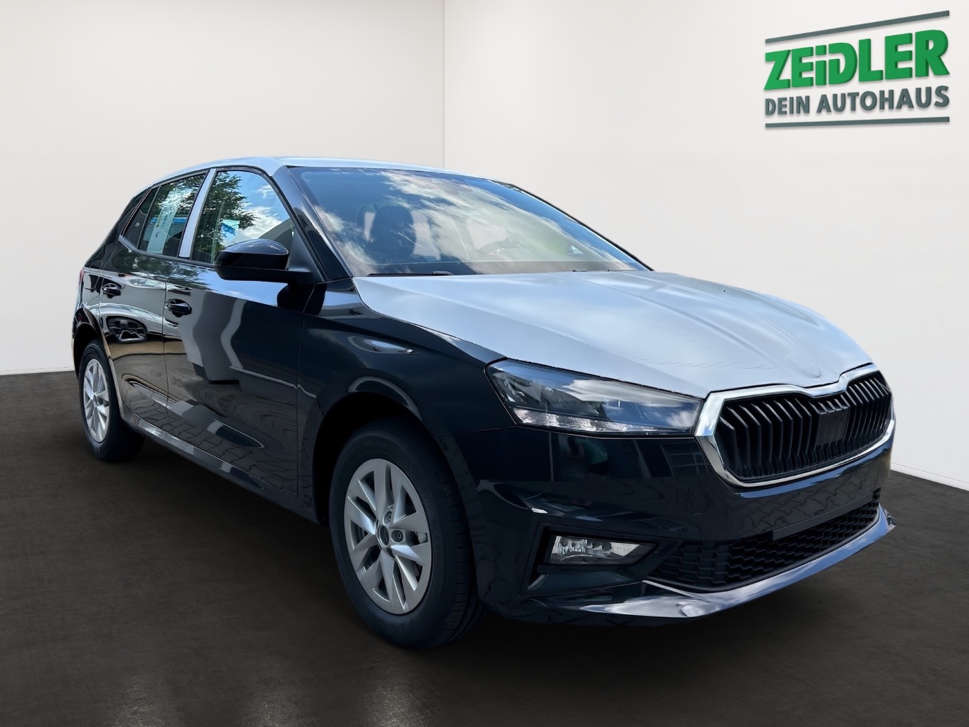 SKODA Fabia 1.0 TSI Essence DAB LED LM NEBEL PDC SHZ Bild 2