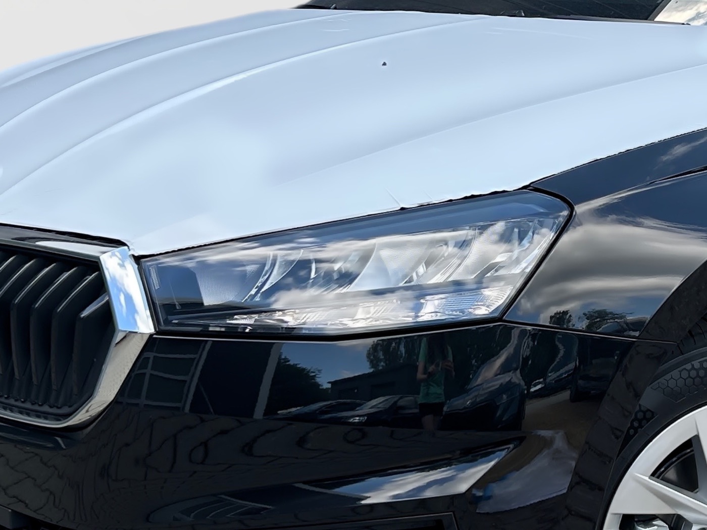 SKODA Fabia 1.0 TSI Essence DAB LED LM NEBEL PDC SHZ Bild 5