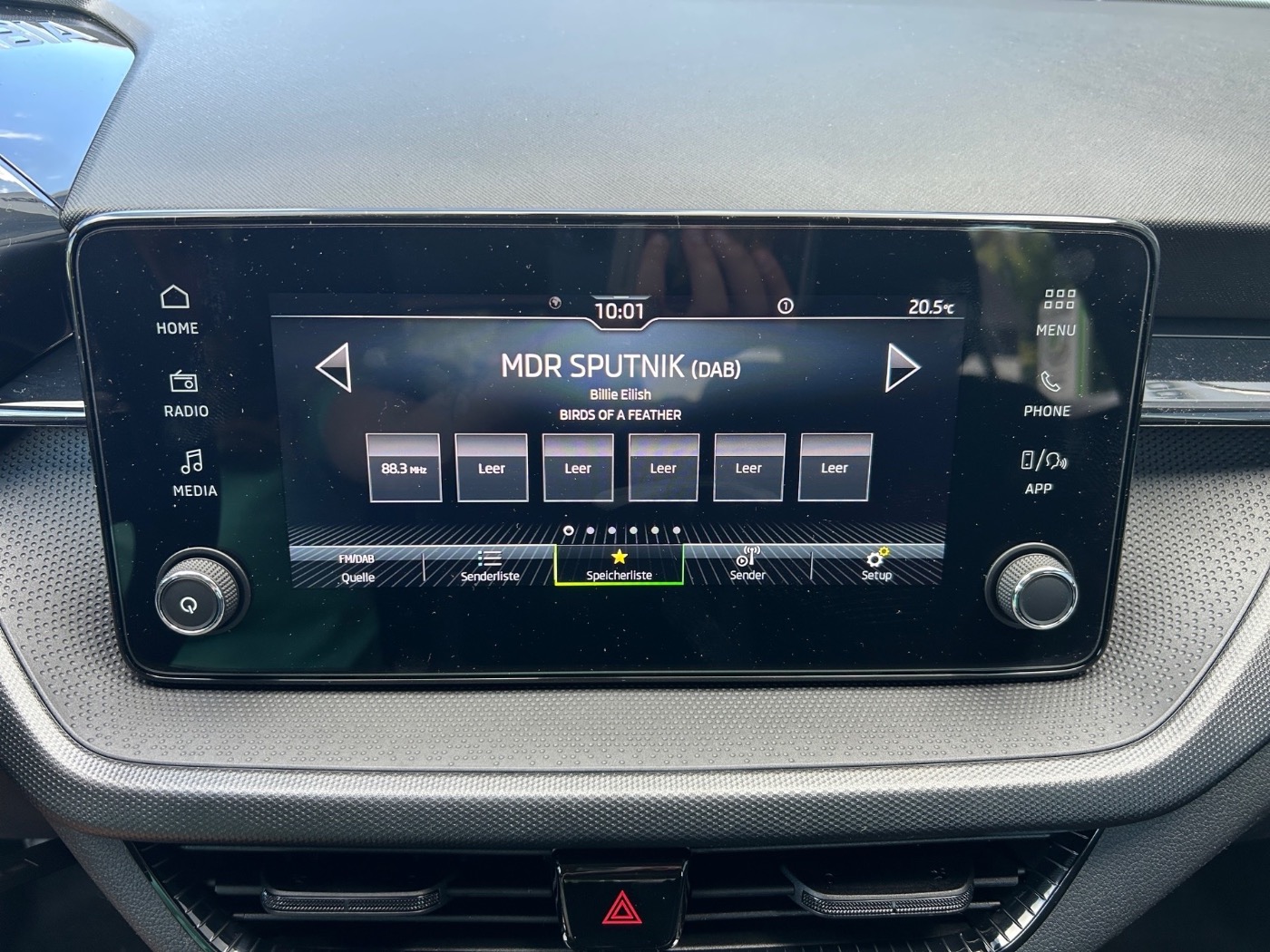 SKODA Fabia 1.0 TSI Essence DAB LED LM NEBEL PDC SHZ Bild 14