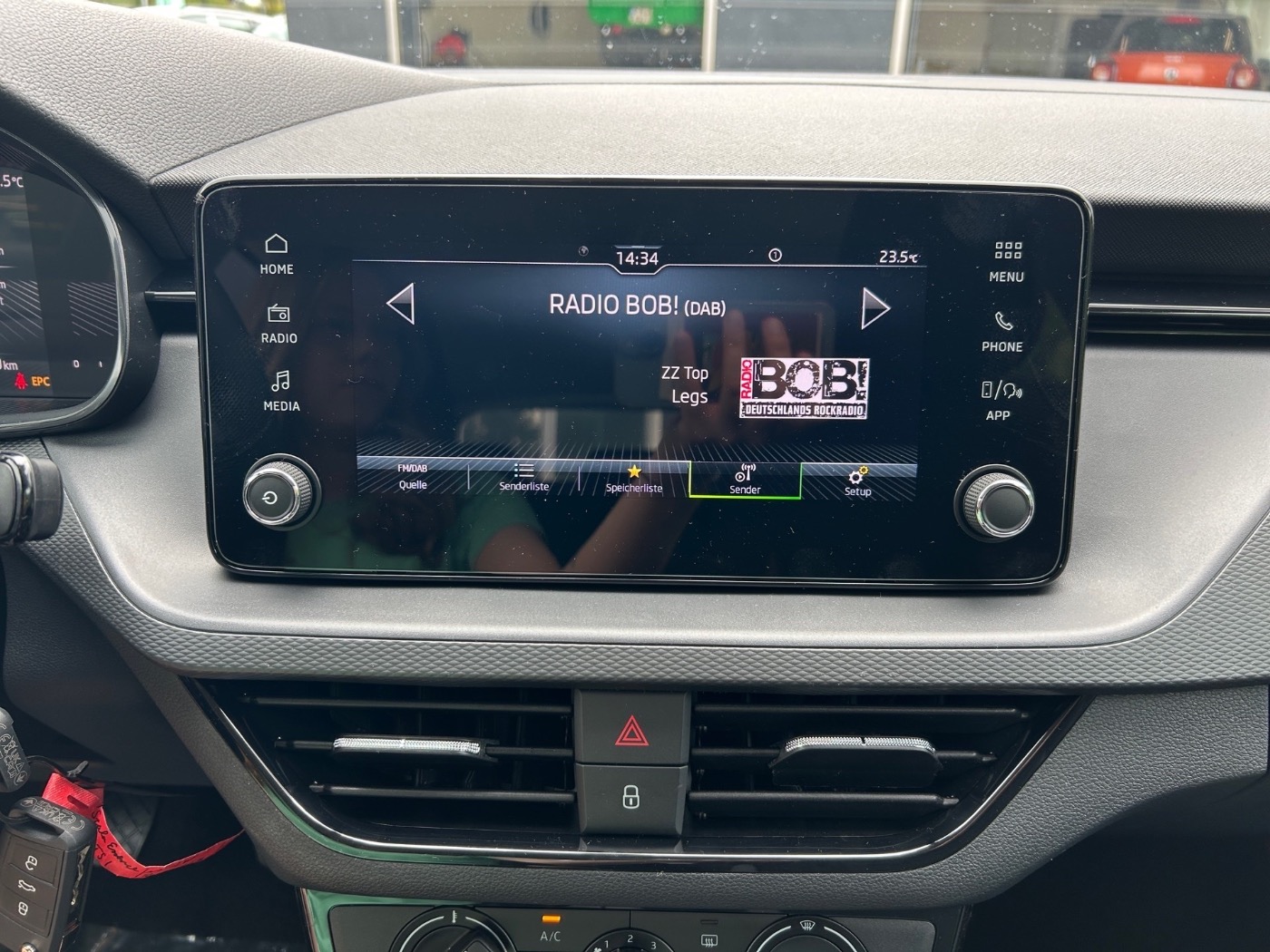 SKODA Scala 1.0 TSI Essence DAB LED LM PDC SHZ VC VZE Bild 12