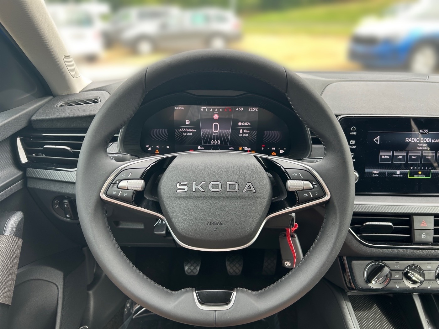 SKODA Scala 1.0 TSI Essence DAB LED NEBEL PDC SHZ VC Bild 8