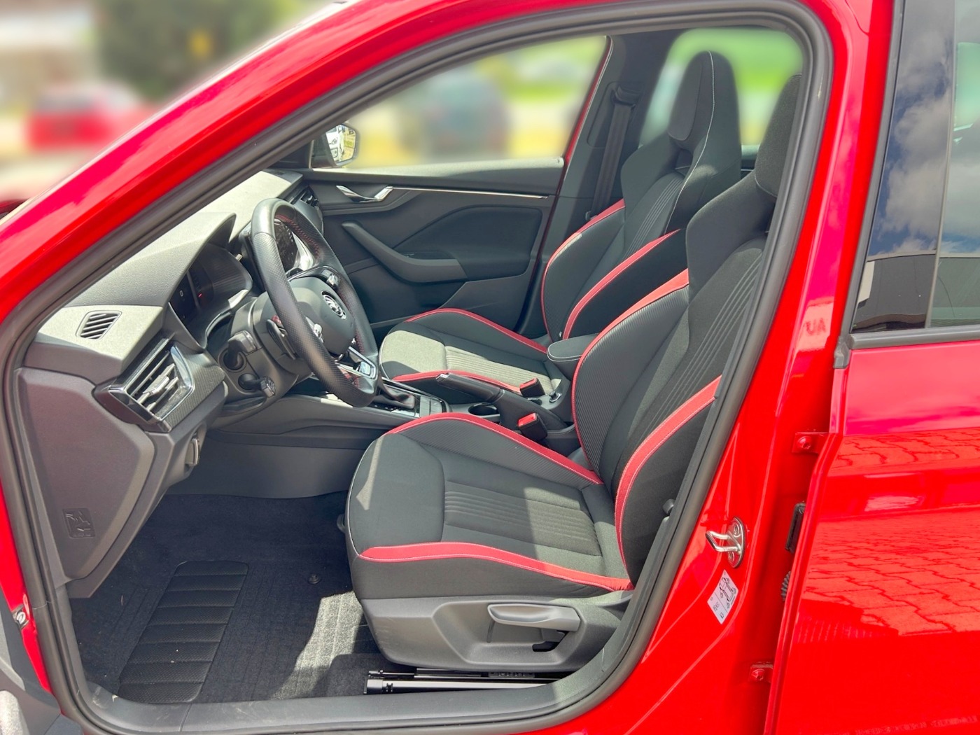 SKODA Kamiq 1.0 TSI DSG Monte Carlo ACC NAVI PANO SHZ Bild 7