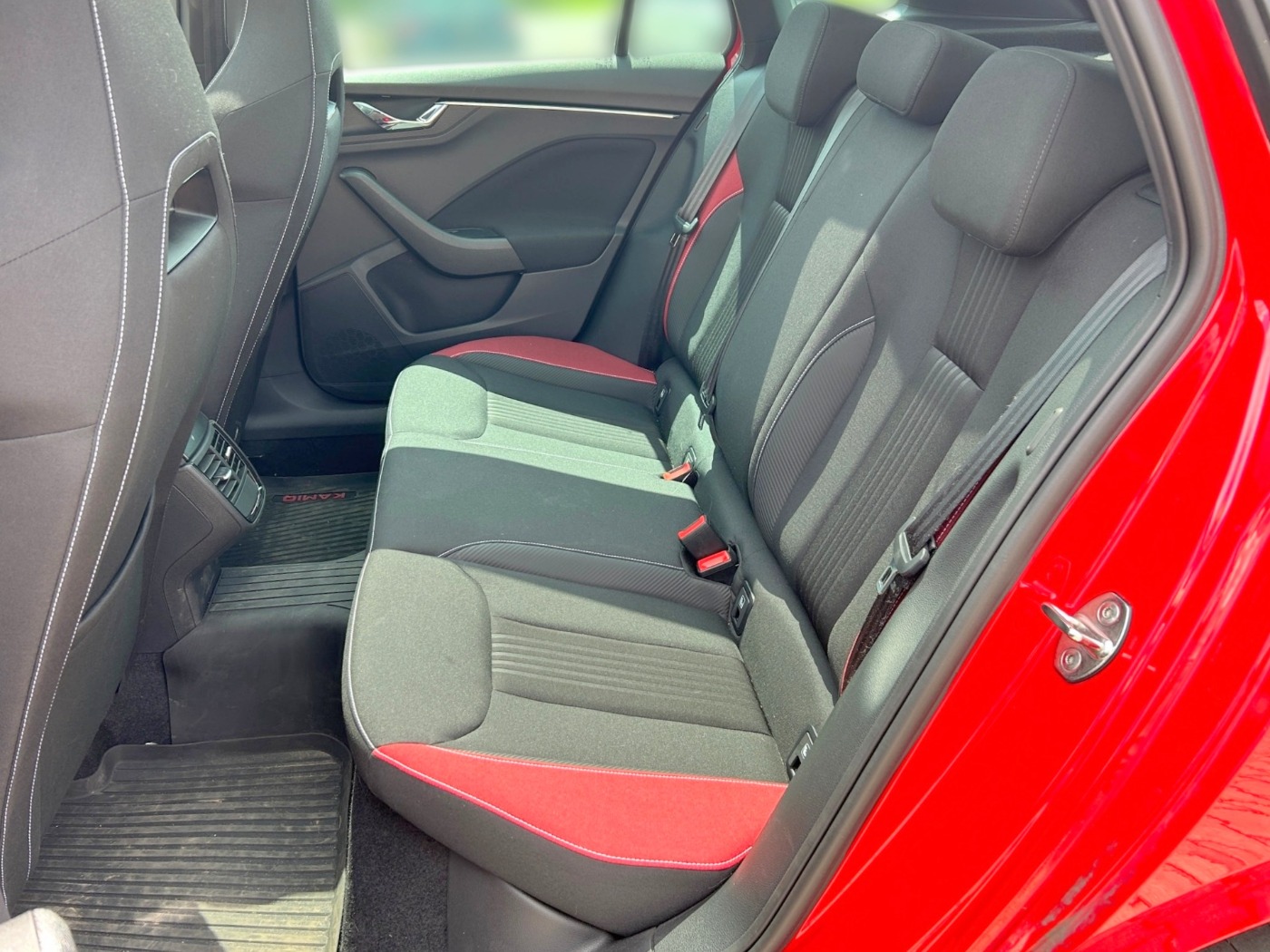 SKODA Kamiq 1.0 TSI DSG Monte Carlo ACC NAVI PANO SHZ Bild 11