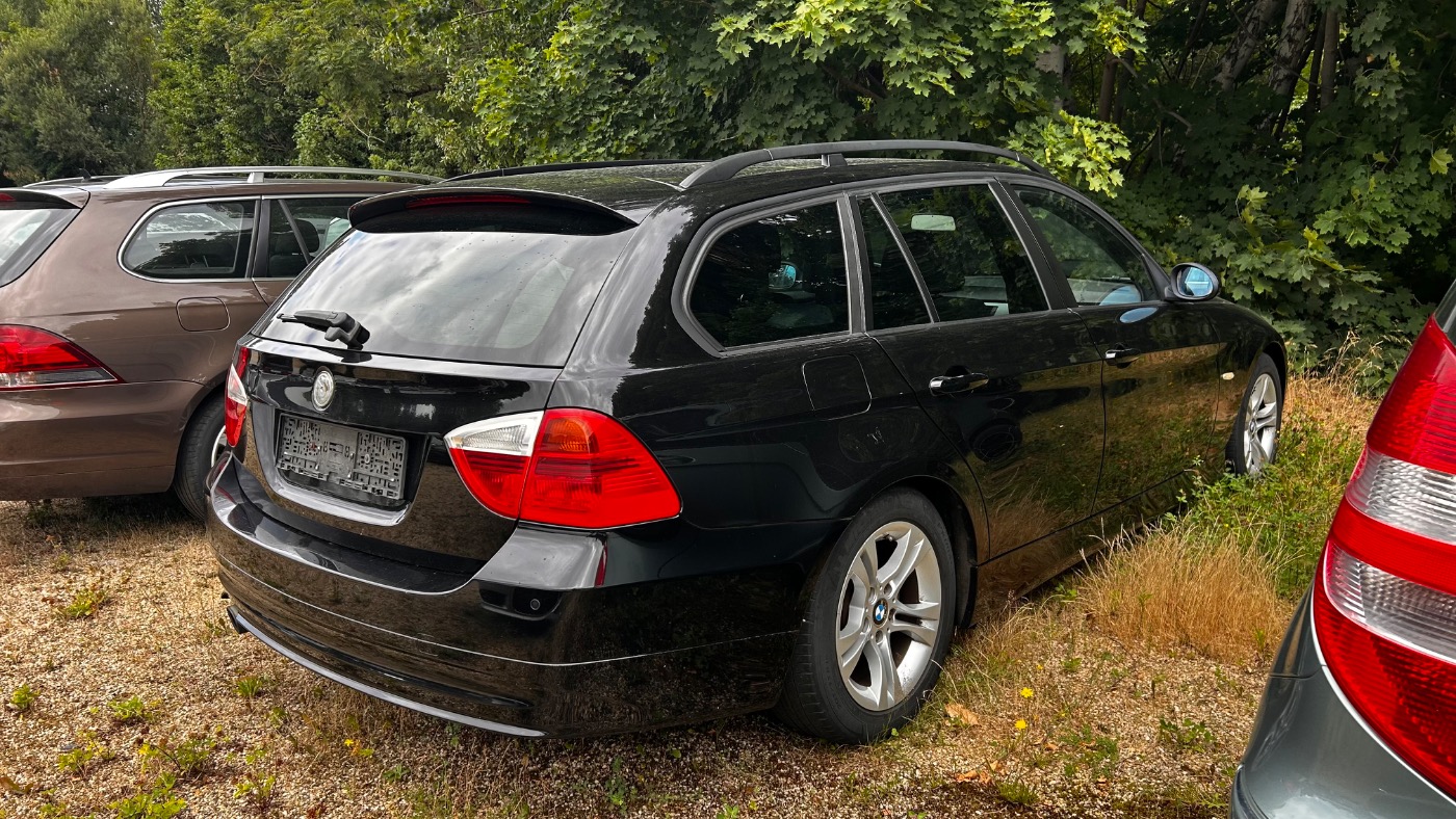 BMW 318i Touring LM Xenon KlimaA Sport PDC SHZ Bild 3
