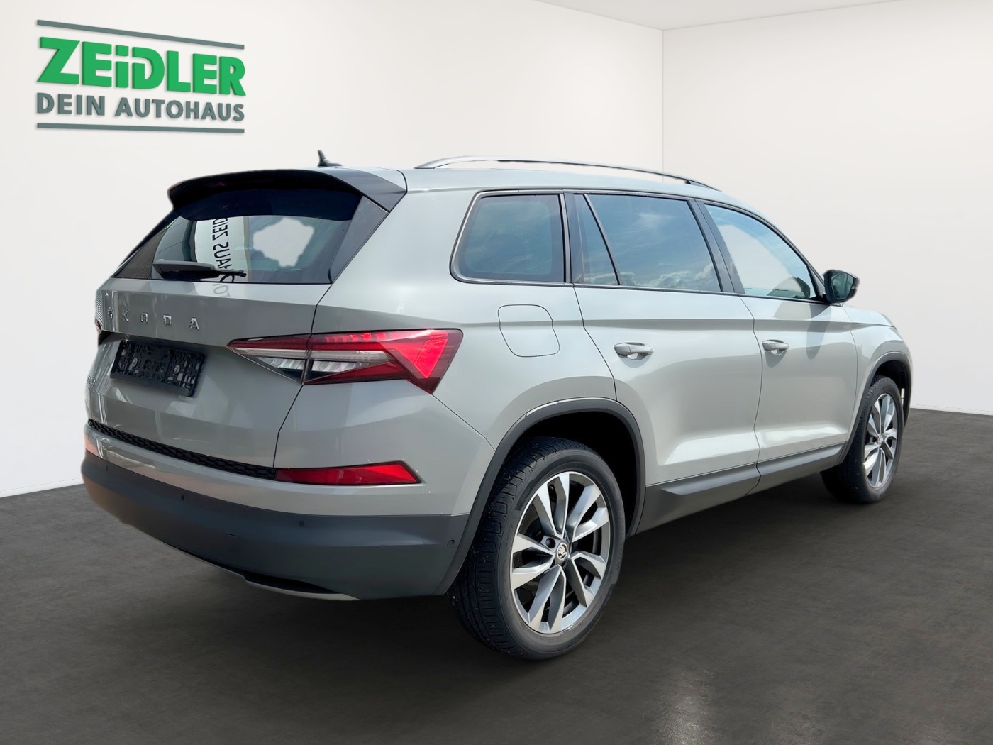 SKODA Kodiaq 2.0 TDI DSG Tour Matrix 4xSHZ ACC AHK Bild 3
