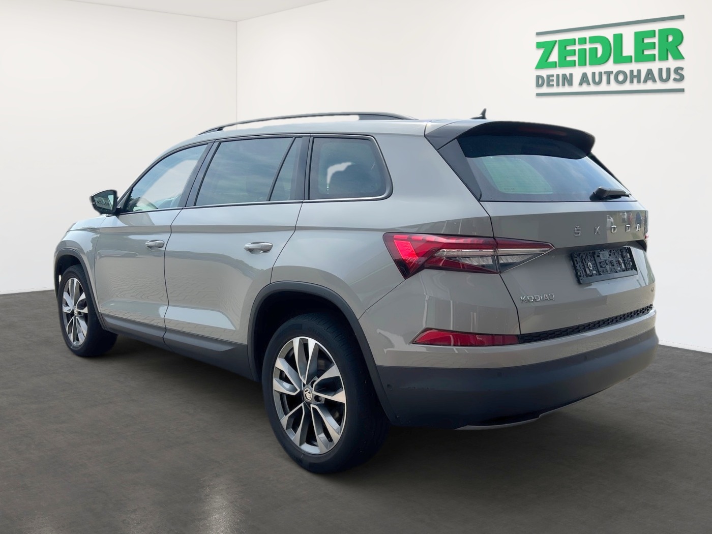 SKODA Kodiaq 2.0 TDI DSG Tour Matrix 4xSHZ ACC AHK Bild 4