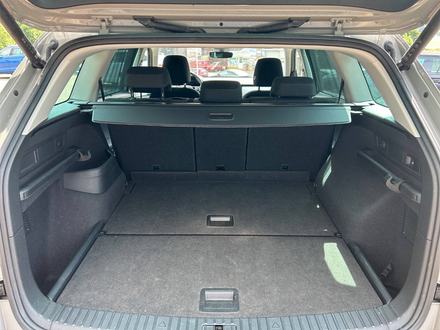 SKODA Kodiaq 2.0 TDI DSG Tour Matrix 4xSHZ ACC AHK Bild 19