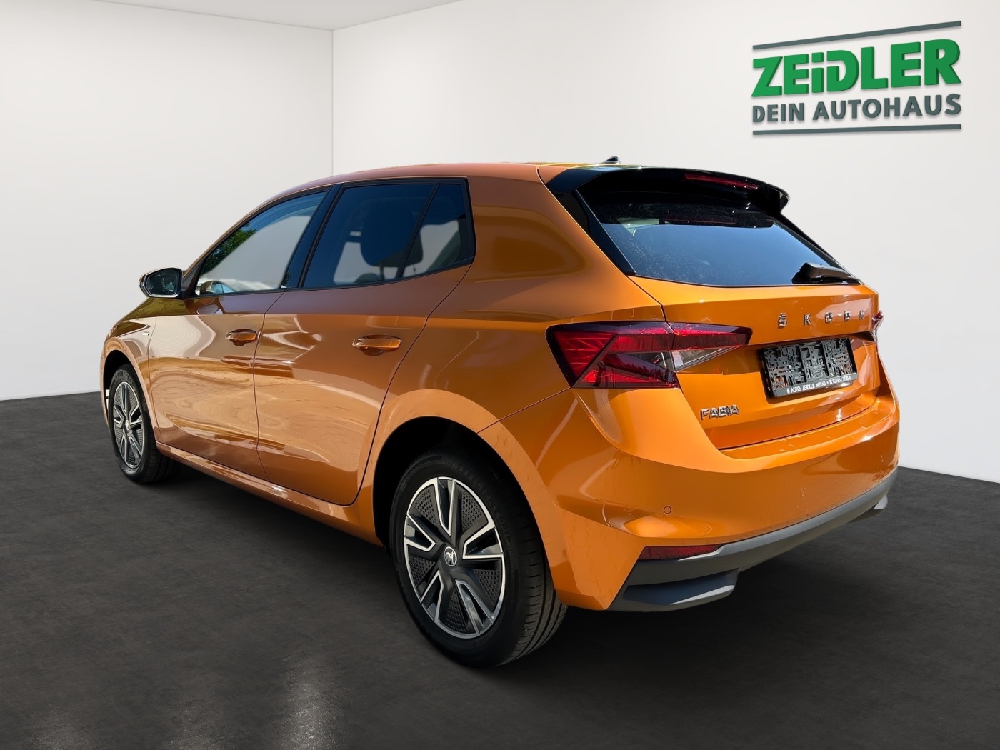 Skoda Fabia 1.0 TSI Tour LED Klima Navi PDC LM SHZ Bild 4