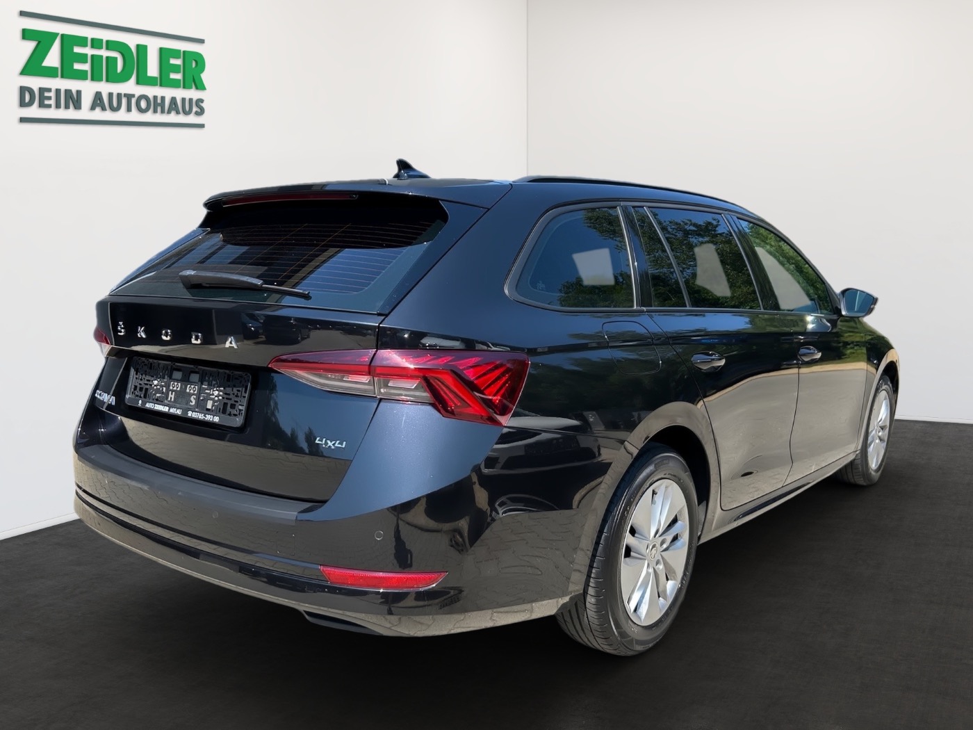 Skoda Octavia Combi 2.0 TDI 4x4 Ambition ACC SHZ AHK Bild 3