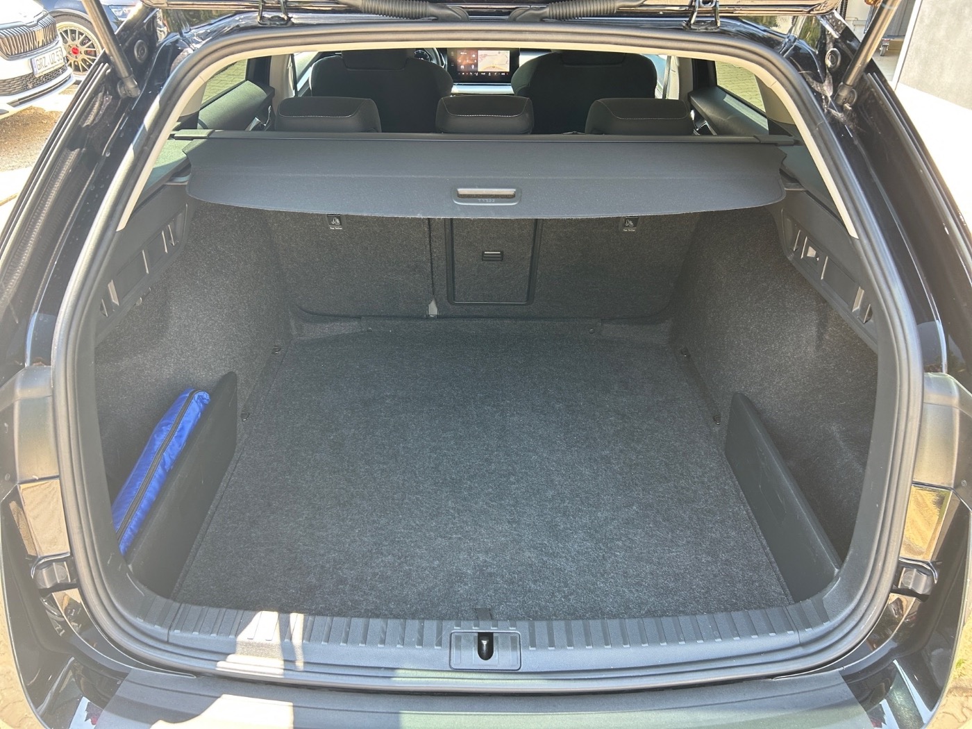 Skoda Octavia Combi 2.0 TDI 4x4 Ambition ACC SHZ AHK Bild 12
