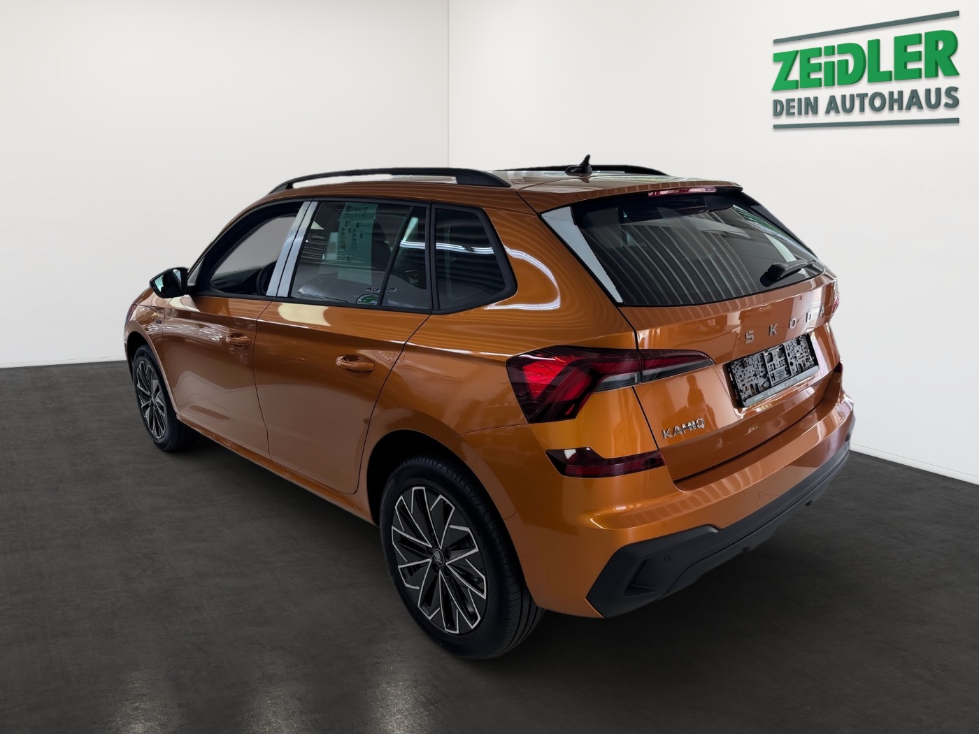 SKODA Kamiq 1.0 TSI Tour LM SHZ LED PDC Bild 4