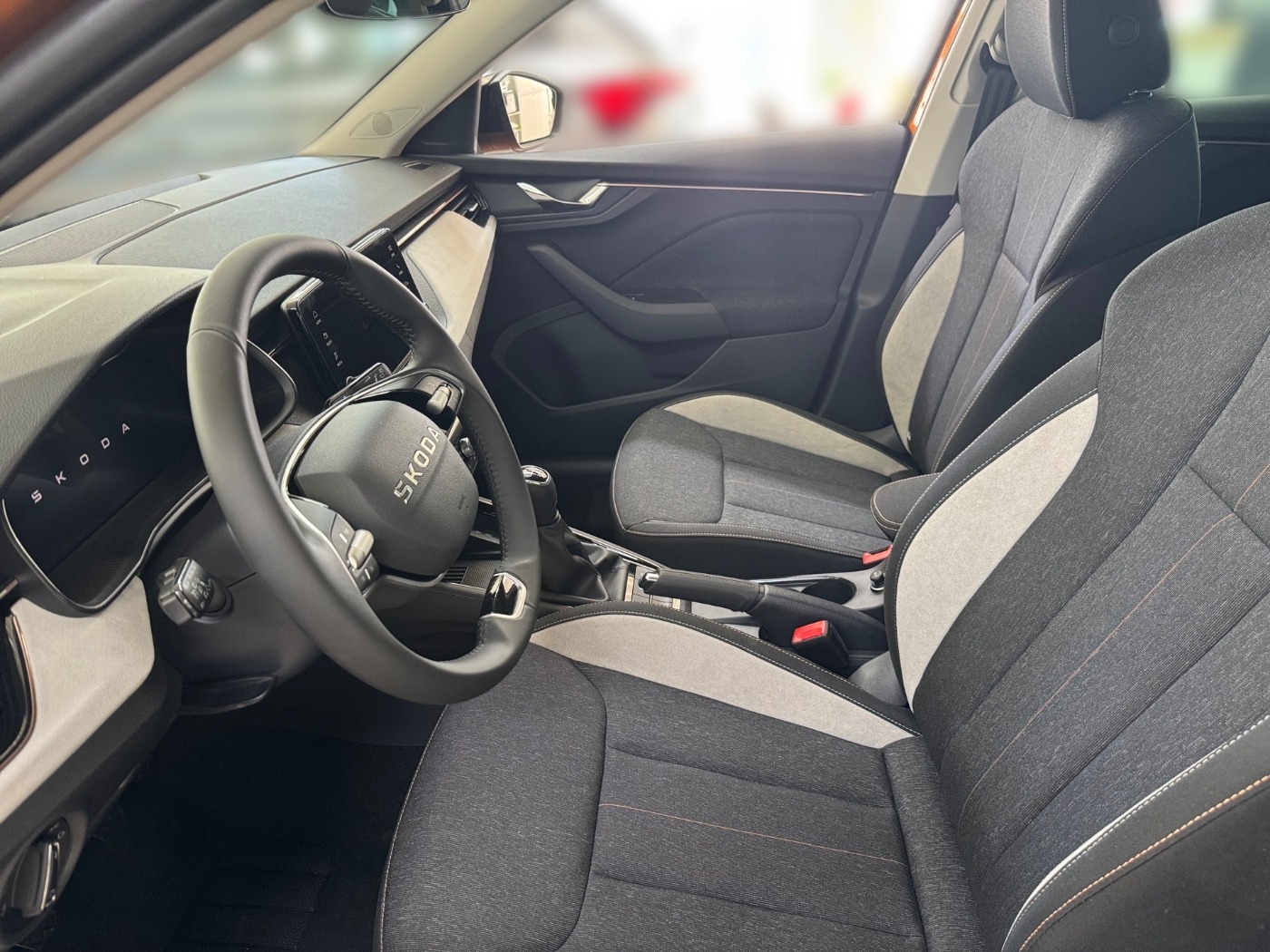 SKODA Kamiq 1.0 TSI Tour LM SHZ LED PDC Bild 7