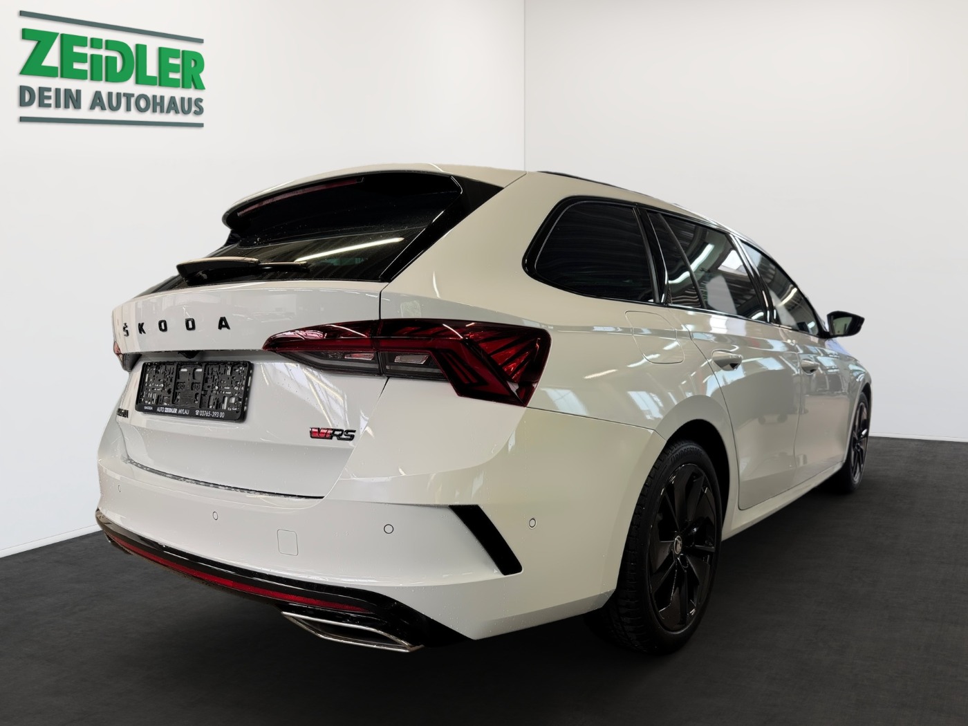 Skoda Octavia Combi 2.0 TSI RS ACC HUD DynLi el.Heck Bild 3