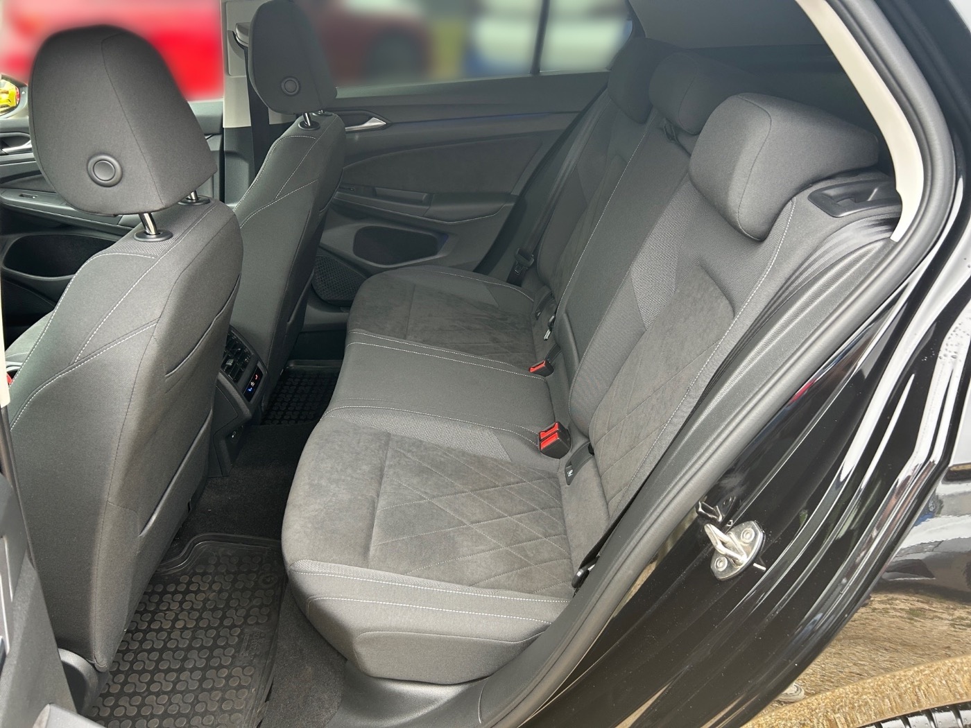 VW Golf VIII 1.5 eTSI Style Navi Parklenk. AHK ACC Bild 11