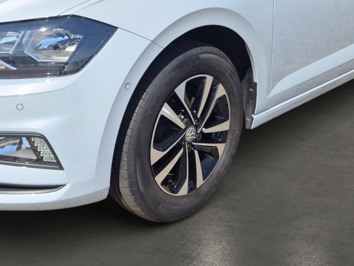 VW Polo VI 1.0 TSI IQ.DRIVE Navi Kam. ParkAss ACC Bild 6