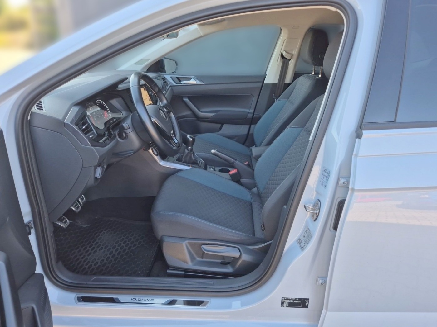 VW Polo VI 1.0 TSI IQ.DRIVE Navi Kam. ParkAss ACC Bild 7