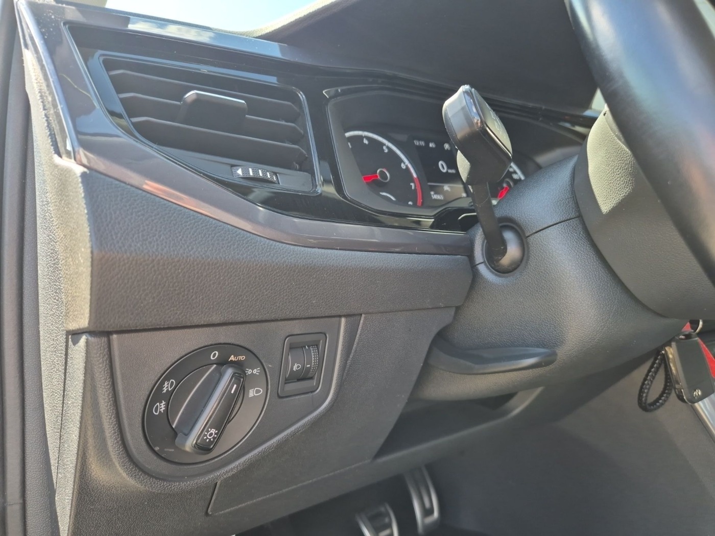 VW Polo VI 1.0 TSI IQ.DRIVE Navi Kam. ParkAss ACC Bild 10
