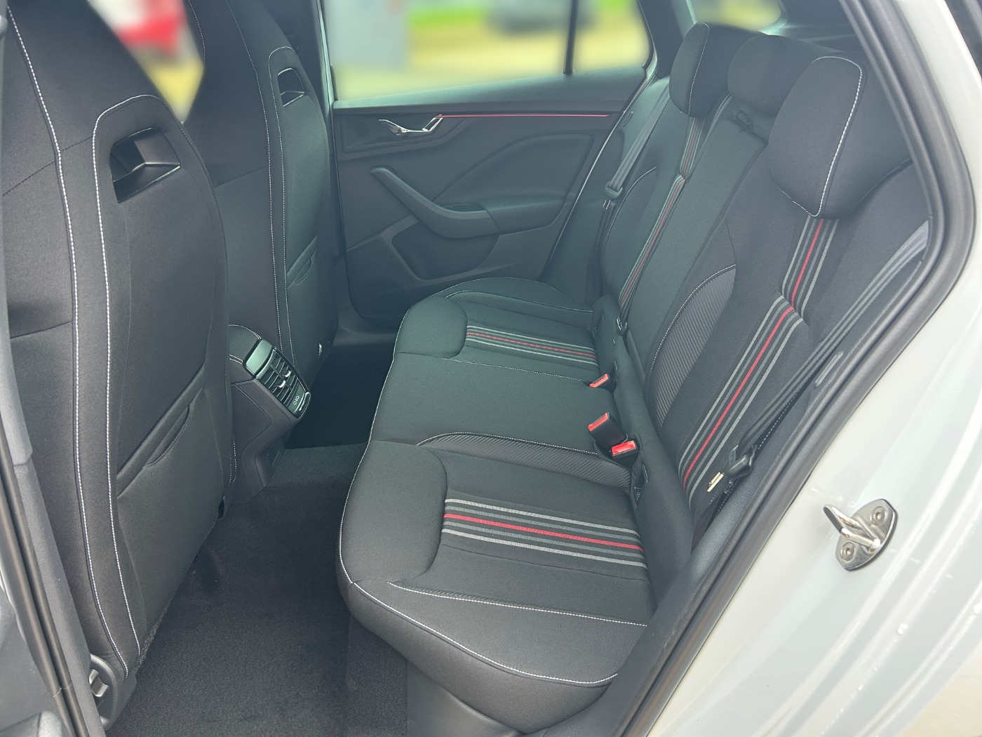SKODA Kamiq 1.5 TSI Monte Carlo Pano SportS. Kam. LED Bild 11