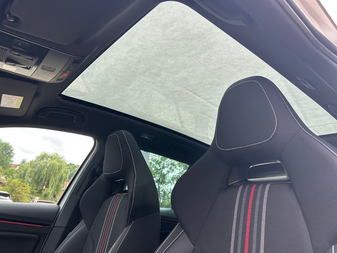 SKODA Kamiq 1.5 TSI Monte Carlo Pano SportS. Kam. LED Bild 15
