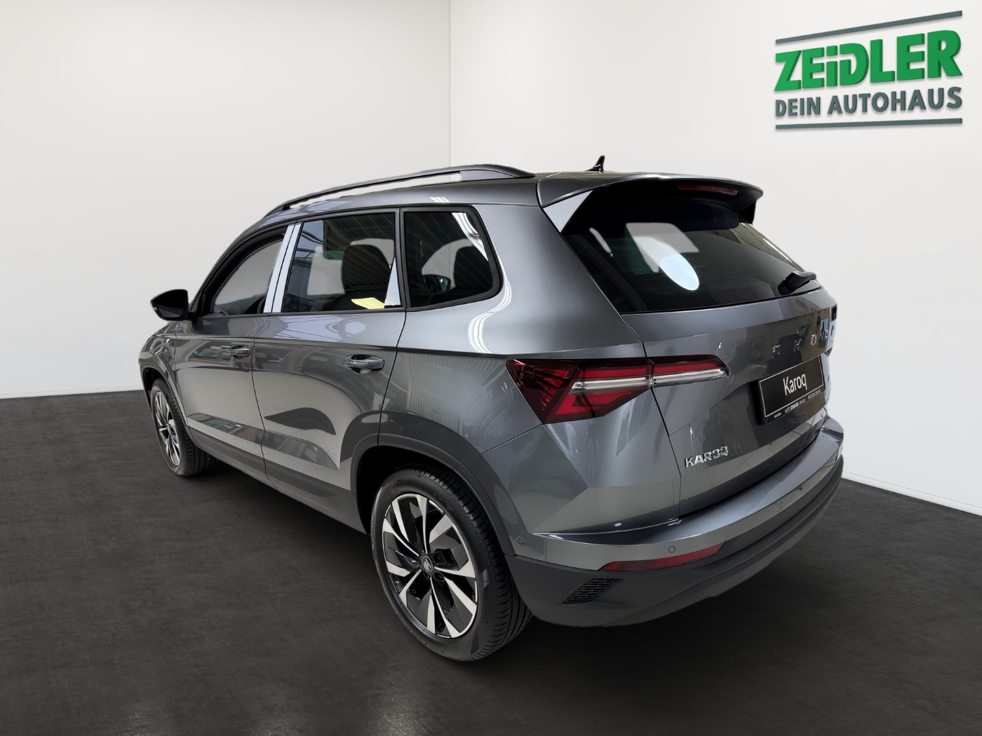 Škoda Karoq 2.0 TDI Drive 4x4 DSG Navi Kam. 2xKlima ACC Bild 4