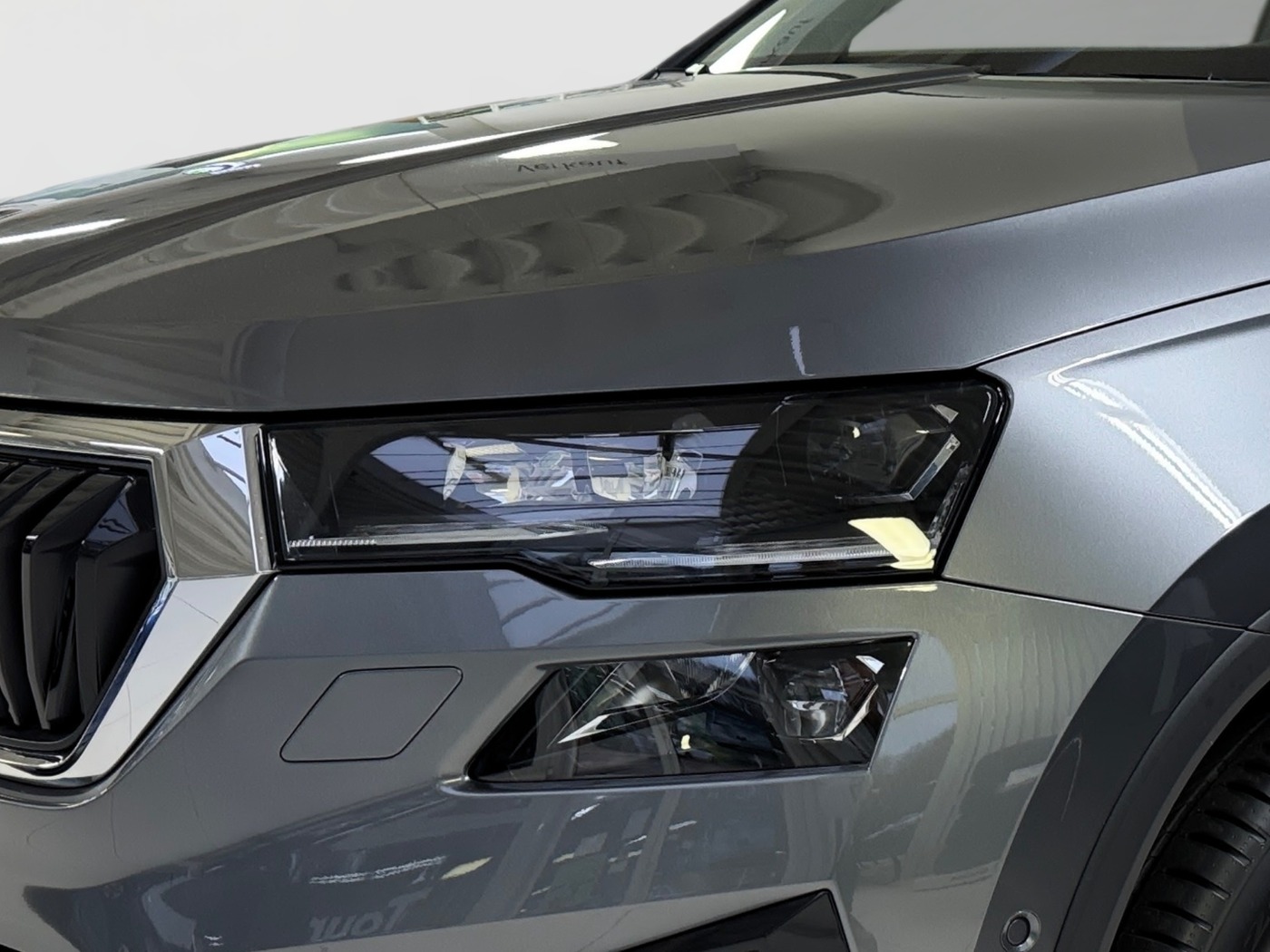 Škoda Karoq 2.0 TDI Drive 4x4 DSG Navi Kam. 2xKlima ACC Bild 5