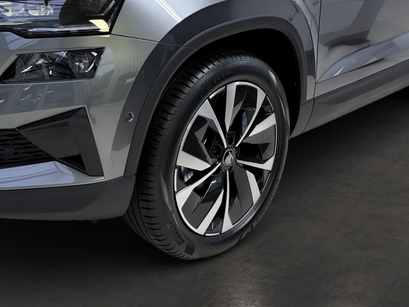 Škoda Karoq 2.0 TDI Drive 4x4 DSG Navi Kam. 2xKlima ACC Bild 6