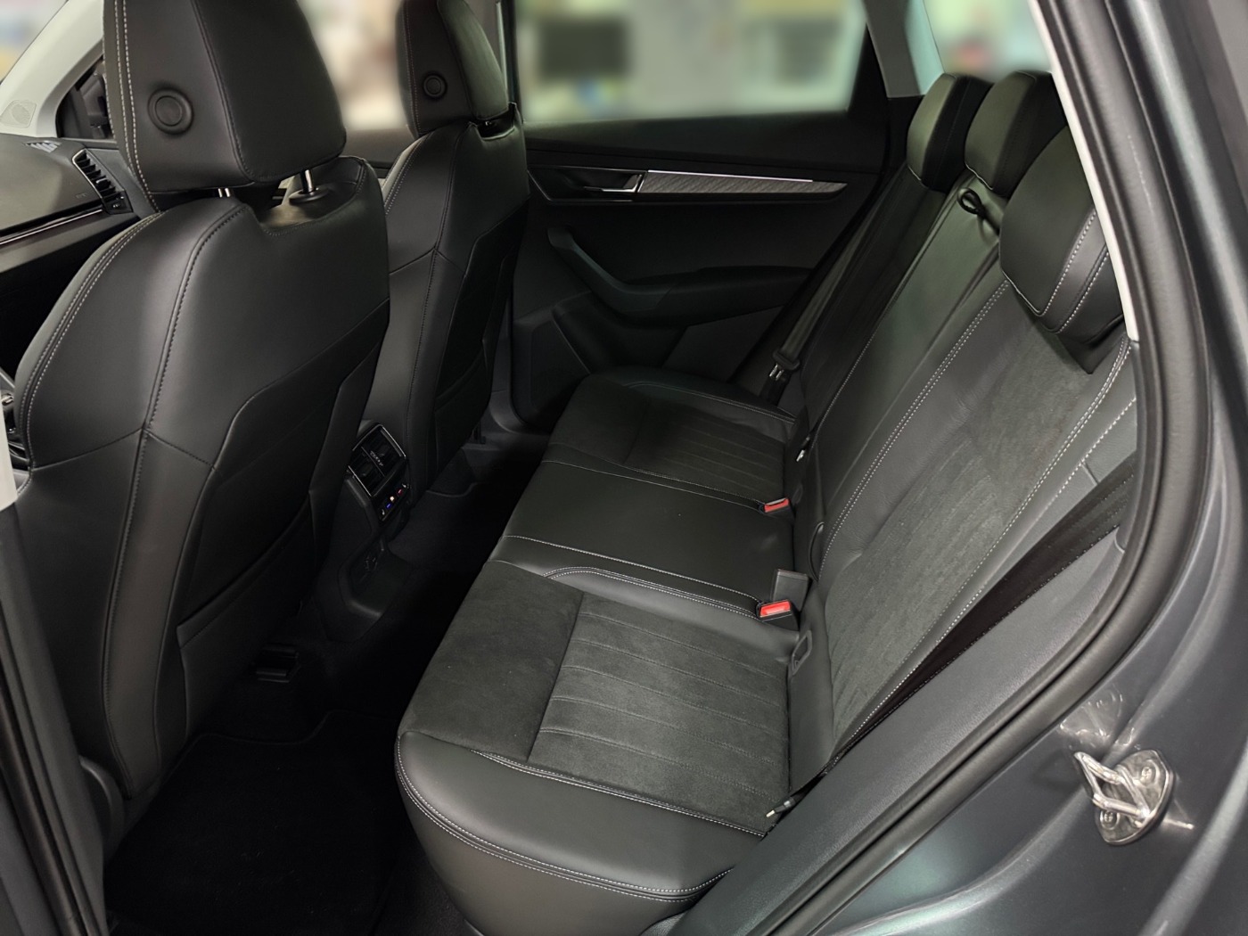 Škoda Karoq 2.0 TDI Drive 4x4 DSG Navi Kam. 2xKlima ACC Bild 11