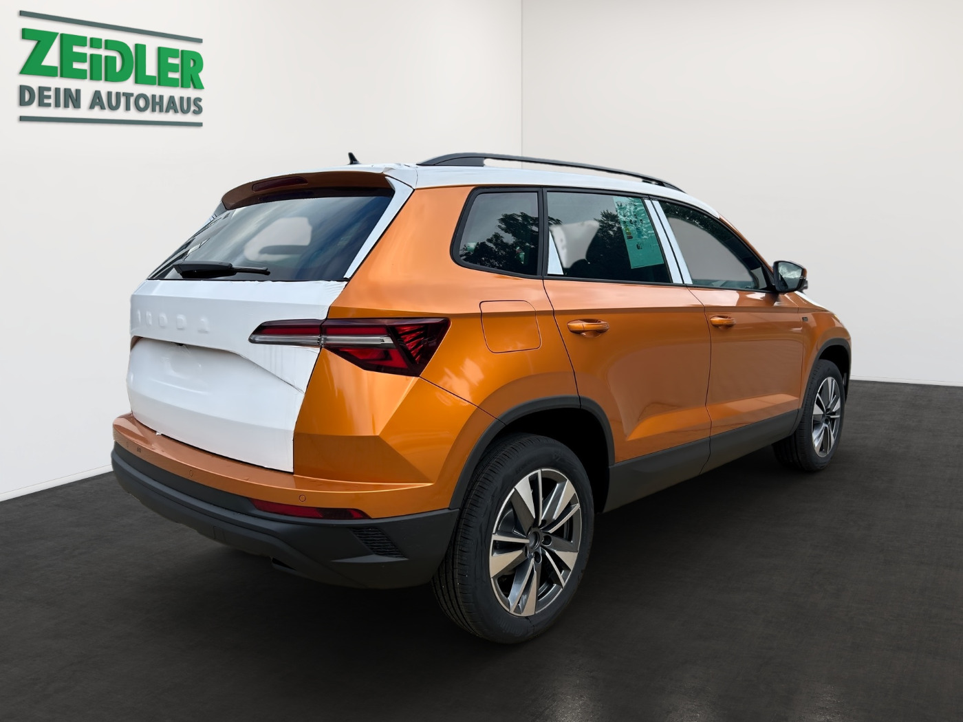 SKODA Karoq 1.5 TSI ACT Selection Navi Facelift KlimaA Bild 3