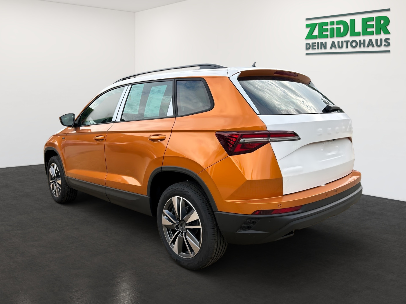 SKODA Karoq 1.5 TSI ACT Selection Navi Facelift KlimaA Bild 4