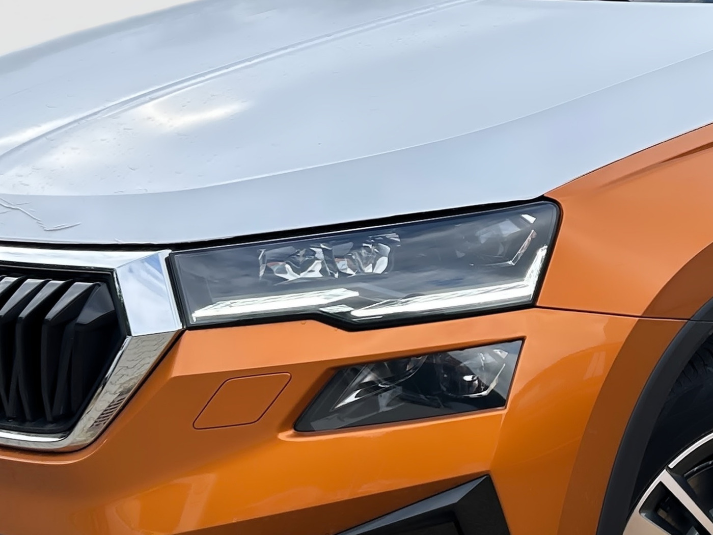 SKODA Karoq 1.5 TSI ACT Selection Navi Facelift KlimaA Bild 5