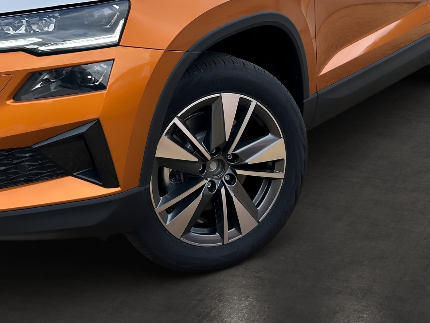 SKODA Karoq 1.5 TSI ACT Selection Navi Facelift KlimaA Bild 6