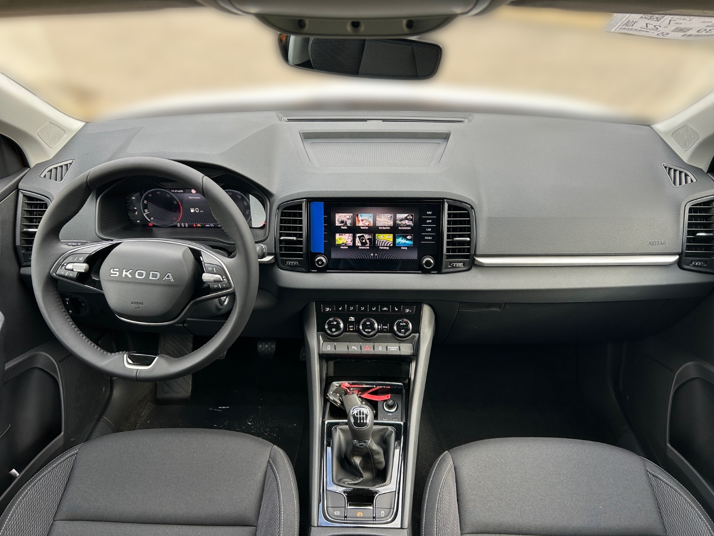 SKODA Karoq 1.5 TSI ACT Selection Navi Facelift KlimaA Bild 10