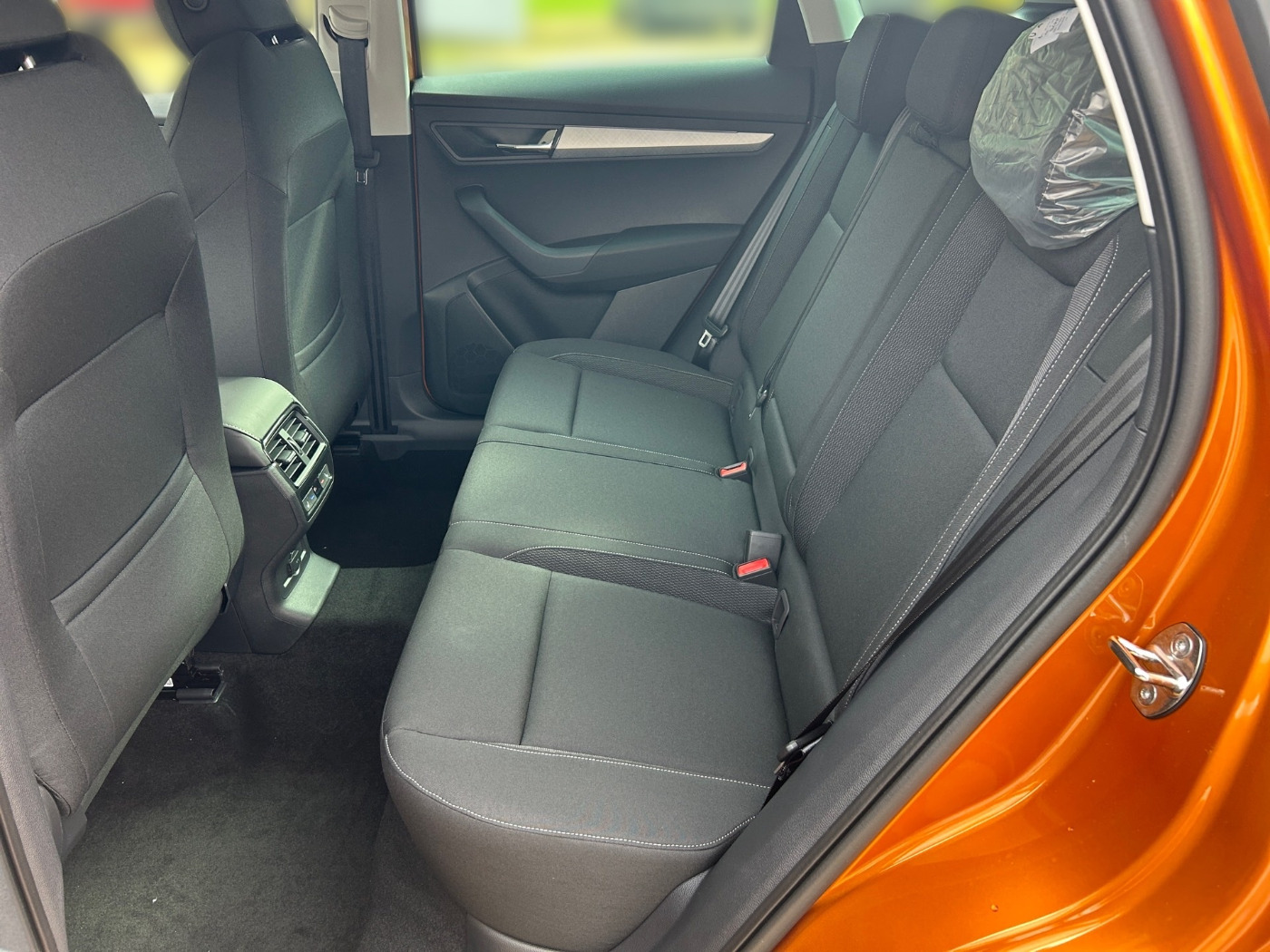 SKODA Karoq 1.5 TSI ACT Selection Navi Facelift KlimaA Bild 11