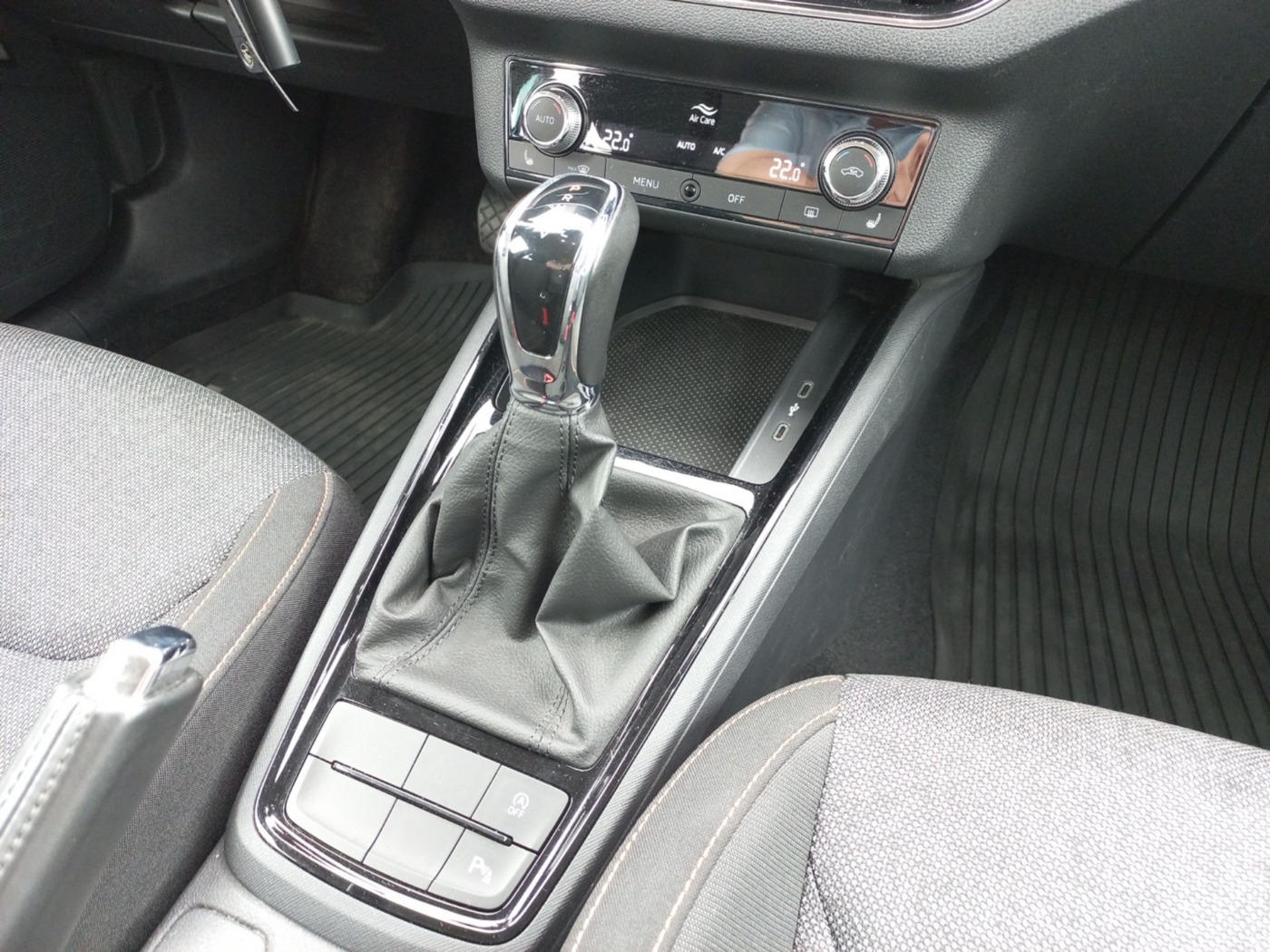 SKODA Kamiq 1.5 TSI Clever DSG Kam. ACC KlimaA LED Bild 17