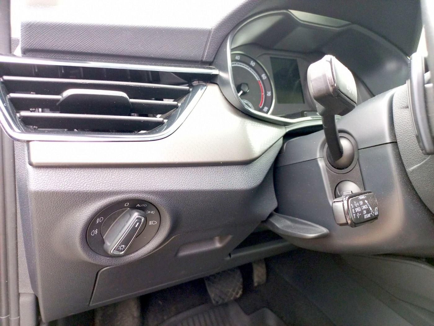 SKODA Kamiq 1.5 TSI Clever DSG Kam. ACC KlimaA LED Bild 19