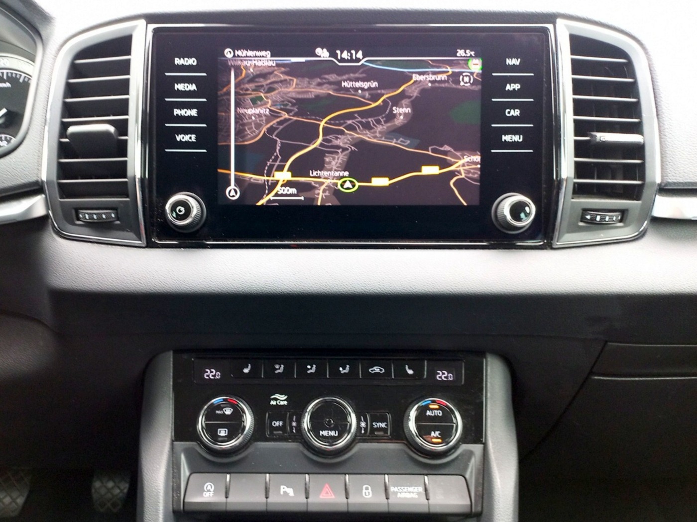 SKODA Karoq 1.5 TSI ACT Clever LM Navi Klimaauto 4xSHZ Bild 9
