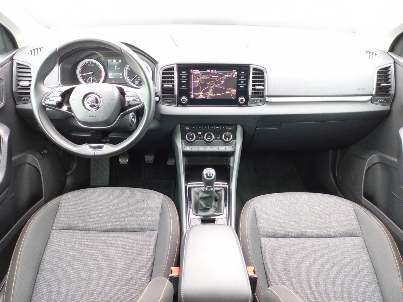 SKODA Karoq 1.5 TSI ACT Clever LM Navi Klimaauto 4xSHZ Bild 10