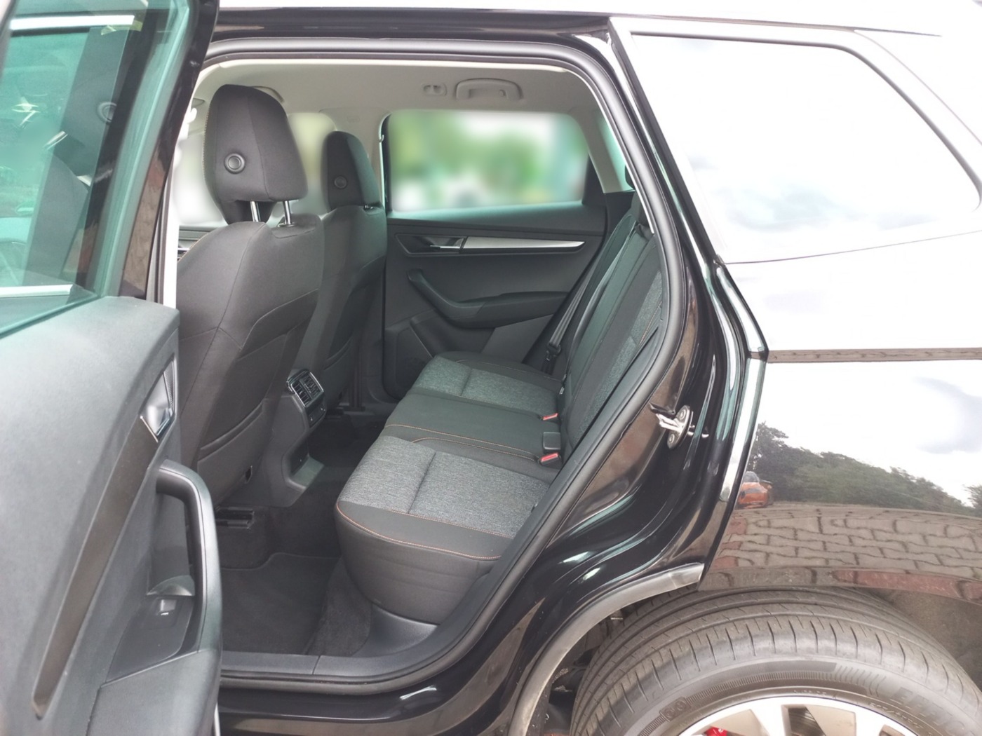 SKODA Karoq 1.5 TSI ACT Clever LM Navi Klimaauto 4xSHZ Bild 11