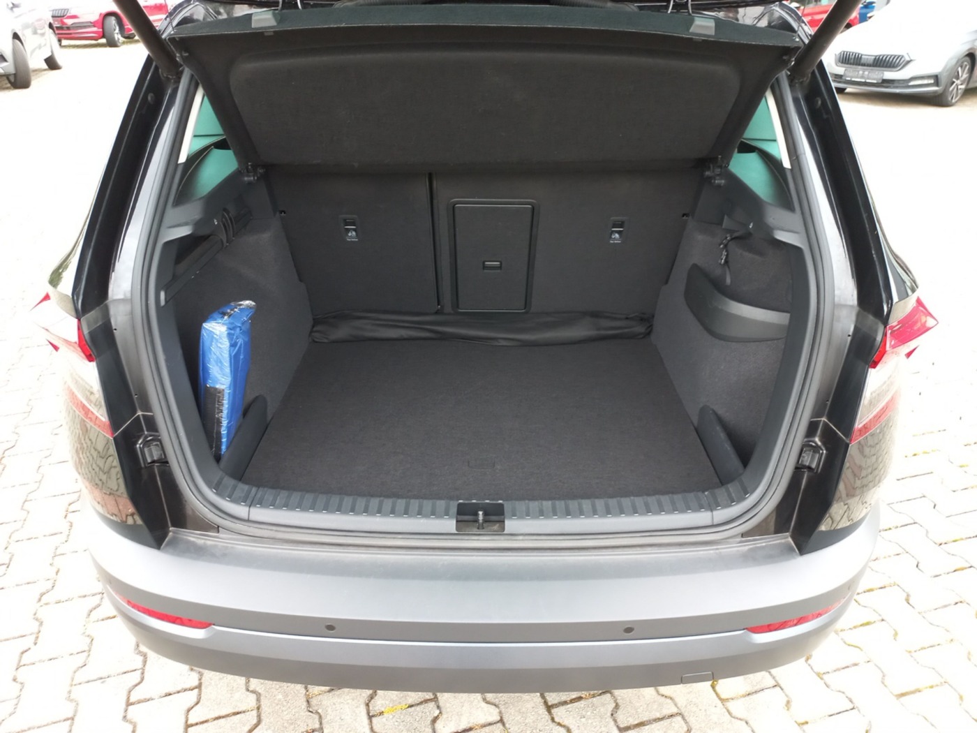 SKODA Karoq 1.5 TSI ACT Clever LM Navi Klimaauto 4xSHZ Bild 12