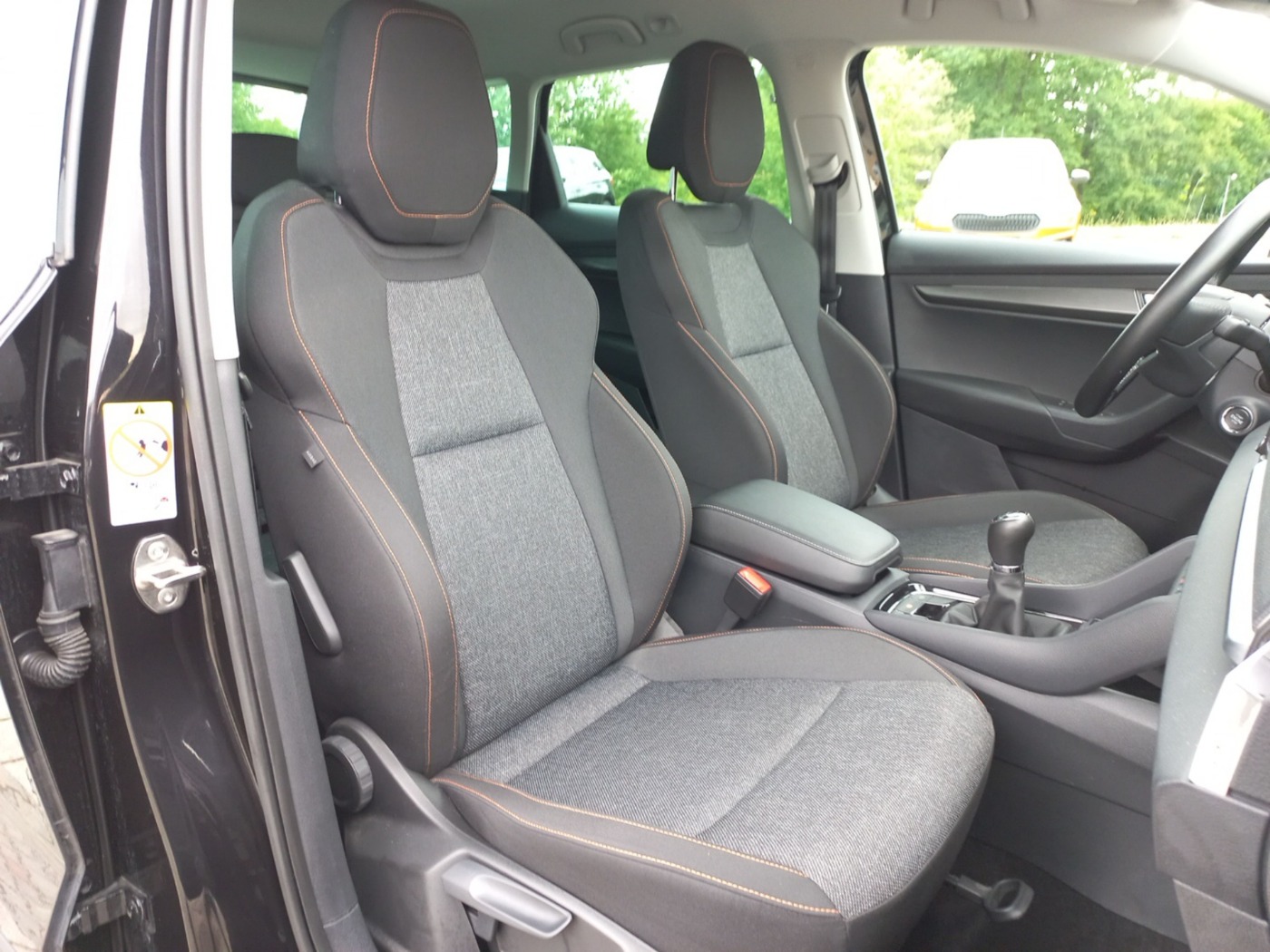 SKODA Karoq 1.5 TSI ACT Clever LM Navi Klimaauto 4xSHZ Bild 19