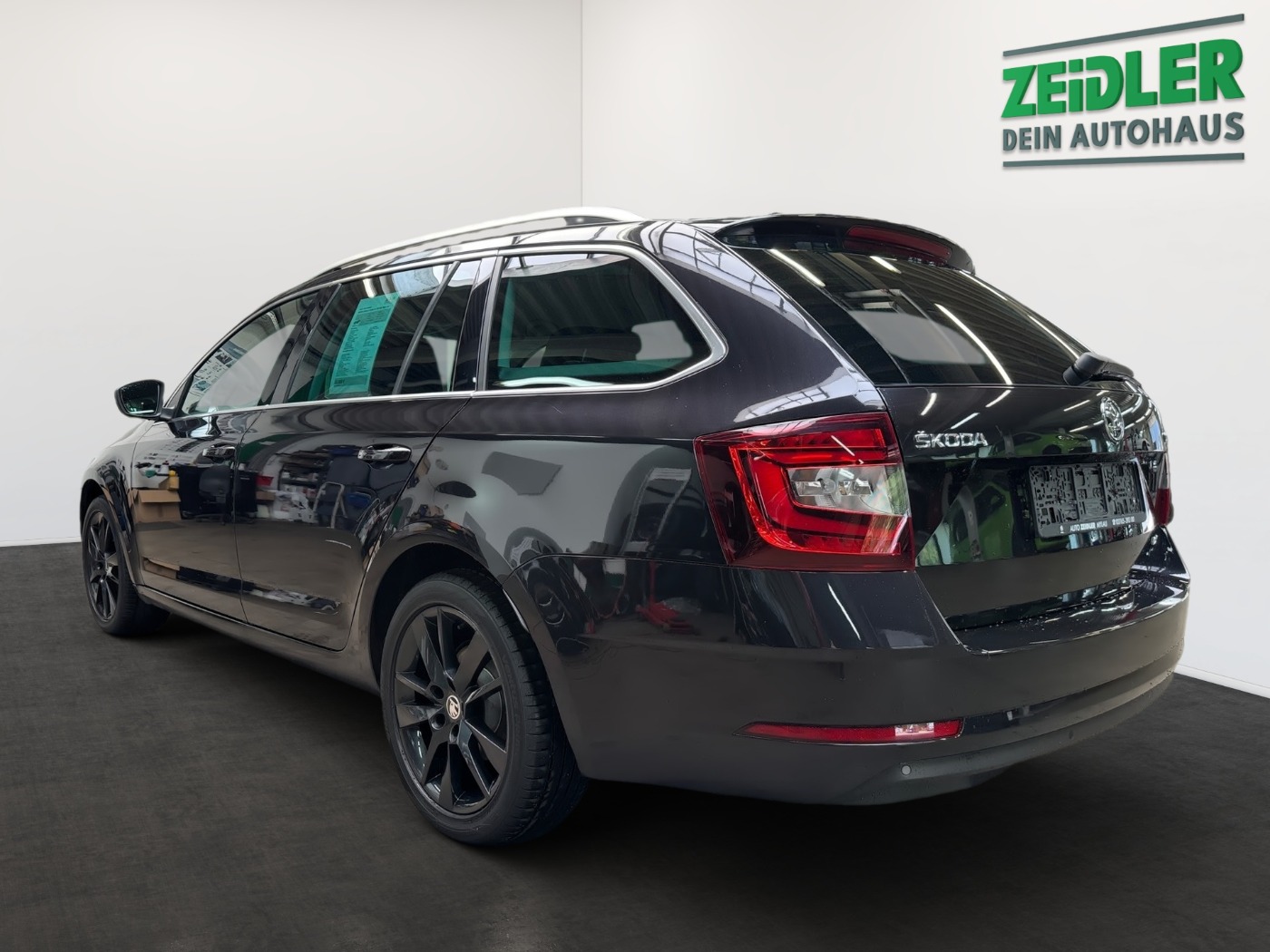SKODA Octavia Combi 2.0 TSI DSG Style 4x4 LED NAVI FSb. Bild 4