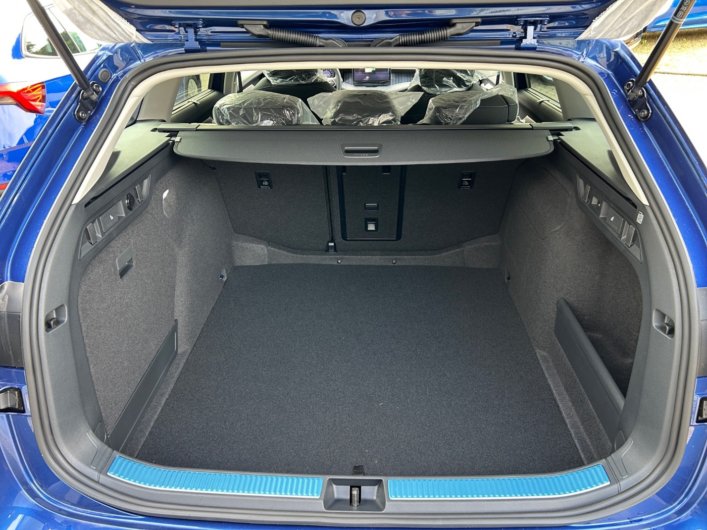 SKODA Superb Combi 110kW 1.5 TSI mHEV Selection Kam. Bild 12