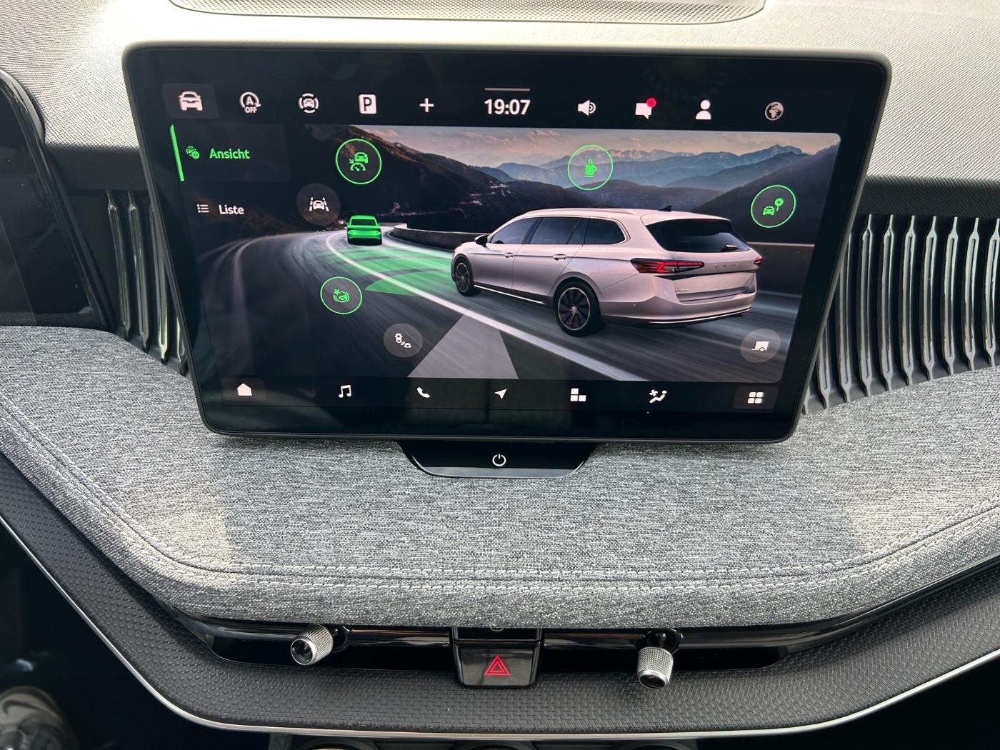 SKODA Superb Combi 110kW 1.5 TSI mHEV Selection Kam. Bild 14