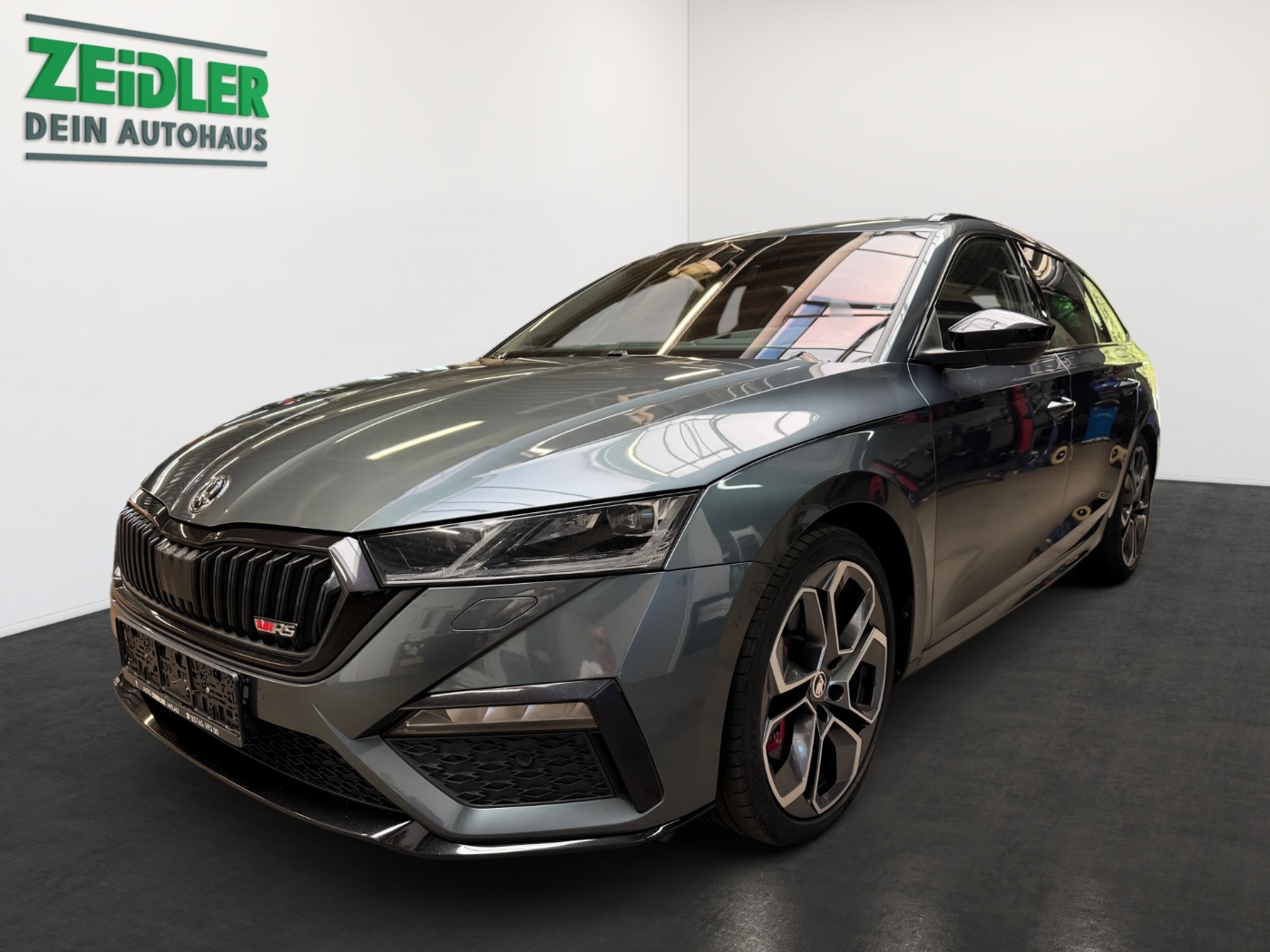 SKODA Octavia Combi 2.0 TSI RS Plus AHK Navi Pano Kam.